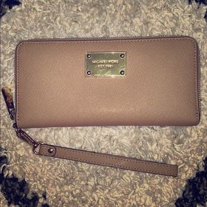 Michael Kors Wallet/Wristlet.
